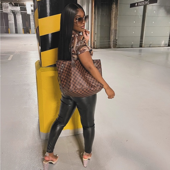 Meet your Posher, Amara - Picture 4 of 6